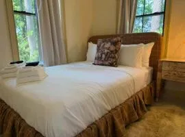 Dogwood - Upscale 2 bedroom Villa at Petite Acres