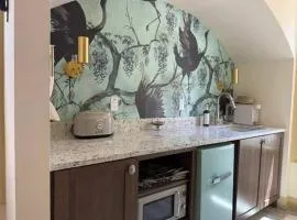 Dogwood - Upscale 2 bedroom Villa at Petite Acres