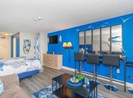 Recently Updated Oceanview King Suite! Sea Mist 50504! Sleeps 4!