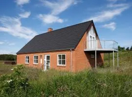 Secluded Retreat near Sea