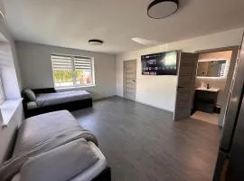 Cozy Spark Studio Apartment