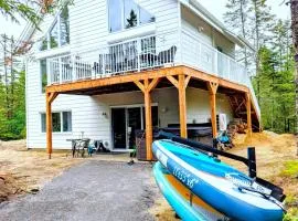 L'intemporel - Retro Chalet with Private Lake and Hot Tub
