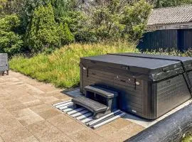 Three-Bedroom Holiday Home In Blavand
