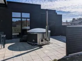Seven-Bedroom Holiday Home In Glesborg
