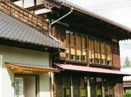 ましこのま- 明治の建物をリノベした街中ローカルステイ