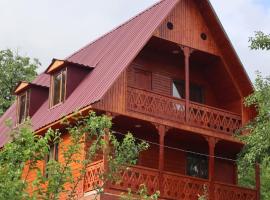 Wooden Cottage '' Lailashi '', hotelli kohteessa Surmushi