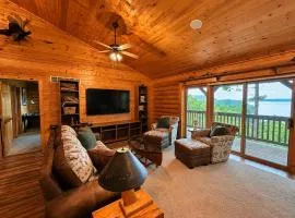 Hollow Tree Lodge with Game Room