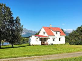 6 person holiday home in Storsteinnes, hotel u gradu Storsteinnes