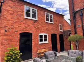 The Old Coach House - A beautifully renovated detached coach house in the centre of Astwood Bank