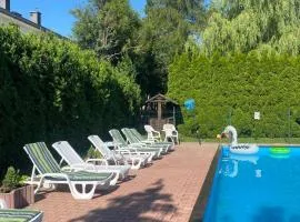 Dom lub apartamenty z widokiem na góry Wichrowe Wzgórza z basenem Brenna