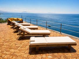 Villa Mansi - Deluxe Sea View Apartment Suites, Free Parking - Amalfi Coast, hotel u Ravellu