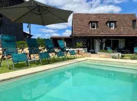 La Maison de la Ferme- piscine privée et jardin