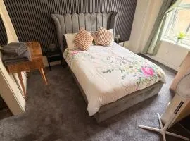 Reads Avenue 1 Bed Apartment - Next To H&A Social Club - Minutes from Winter Gardens & Town Centre!