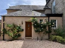 Quaint self contained cottage near Edinburgh.