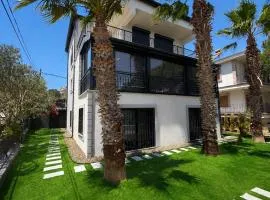 Pearl Mansion-1 Modern 3BR Garden House Near Beaches in Cunda