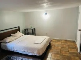 Le1226-Private Basement with WIFI and Free Parking