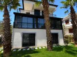 Pearl Mansion-2 Sea View 3BR Duplex Villa, Near Seaside in Cunda