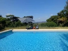 Chambre d'étape et Gîte de séjour- DomaineSalamandre-fr - Piscine, Nature, GR65 et Télétravail