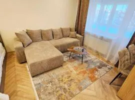 Central boulevard studio
