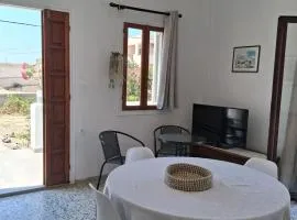 Mandilaria Family House