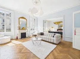 Large beautiful Apartment in the heart of Aurillac
