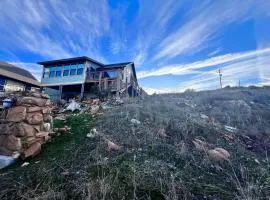 Medicine Creek Overlook Cabin w hot tub-2 Bedroom
