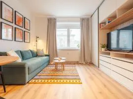 Stylish 1BR - Local Market Vibes - AC - Pool Walk