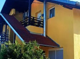 Apartment Petra Zabok A2-3km
