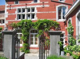 Chambre d'Hôtes Les Augustins - Parking sécurisé - Borne de recharge, bed and breakfast en Huy