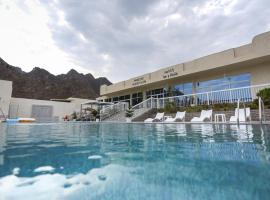 paradise resort and spa, hotel in Hatta