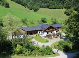 Urlaub mitten im Wald - Lueg, cheap hotel in Scheibbs