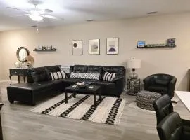 Relaxing Modern 3 BR Home - Queen Bd - North JAX