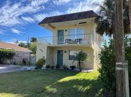 Jasmine Beach Loft Flagler Beach - 2 Blocks to the Beach!