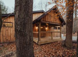 Pine Creek Cabins & Camping Resort, khách sạn ở South Bloomingville