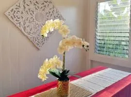 YOUR PERFECT HILO HOMEBASE - Sleeps 10 with AC, WD, BBQ