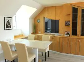 ROYAL RACiNG SUiTE 1