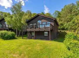 Luxury 3-Bedroom Lodge sleeps 8 Golf Resort