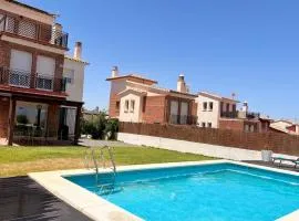 Casa , Dílar, Granada con jardin y piscina