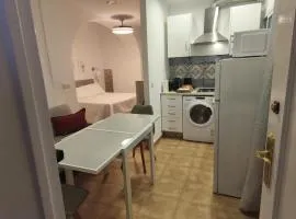 Encanto Histórico en Carmona - Estudio Bajo a un paso de Sevilla by beBalmy