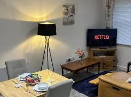Sleeps 5 - City Centre Gem - Terrace - Modern