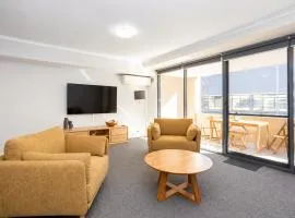 Luxury West End Retreat walk to Bathers Beach