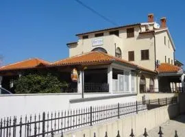 Apartments and rooms Pavicini, Marcana - 27728
