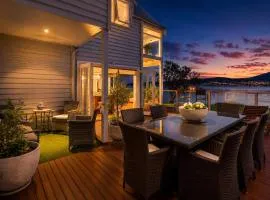Casa Con Vista Luxury Waterfront Home, Sleeps 10