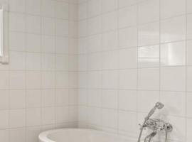 Et soverom, delt bad – hotel w mieście Fredrikstad
