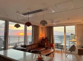 Sunrising Ocean View at Jukdo Beach Yangyang Watch the sunrise from the living room Surf resort spacious 86 sqm 2 rooms 2 bathrooms