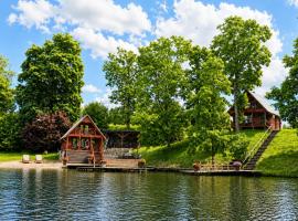 LAKE VIEW Resort - Sodyba، فندق في Skirlėnai