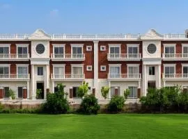 Modern & Luxury 2 Bedroom Apartment with Power Backup