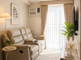 Elegant 1BR Unit at Bryant Parklane, Capital Town near Malls and Tourist Destinations in Pampanga, Free Pool Access, Netflix, Prime Video