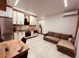 flat, Hotel in P'eria