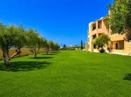 Golden Bay Apartments-Garden Haven